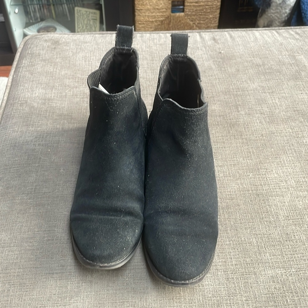 Black TOMS Chelsea boot